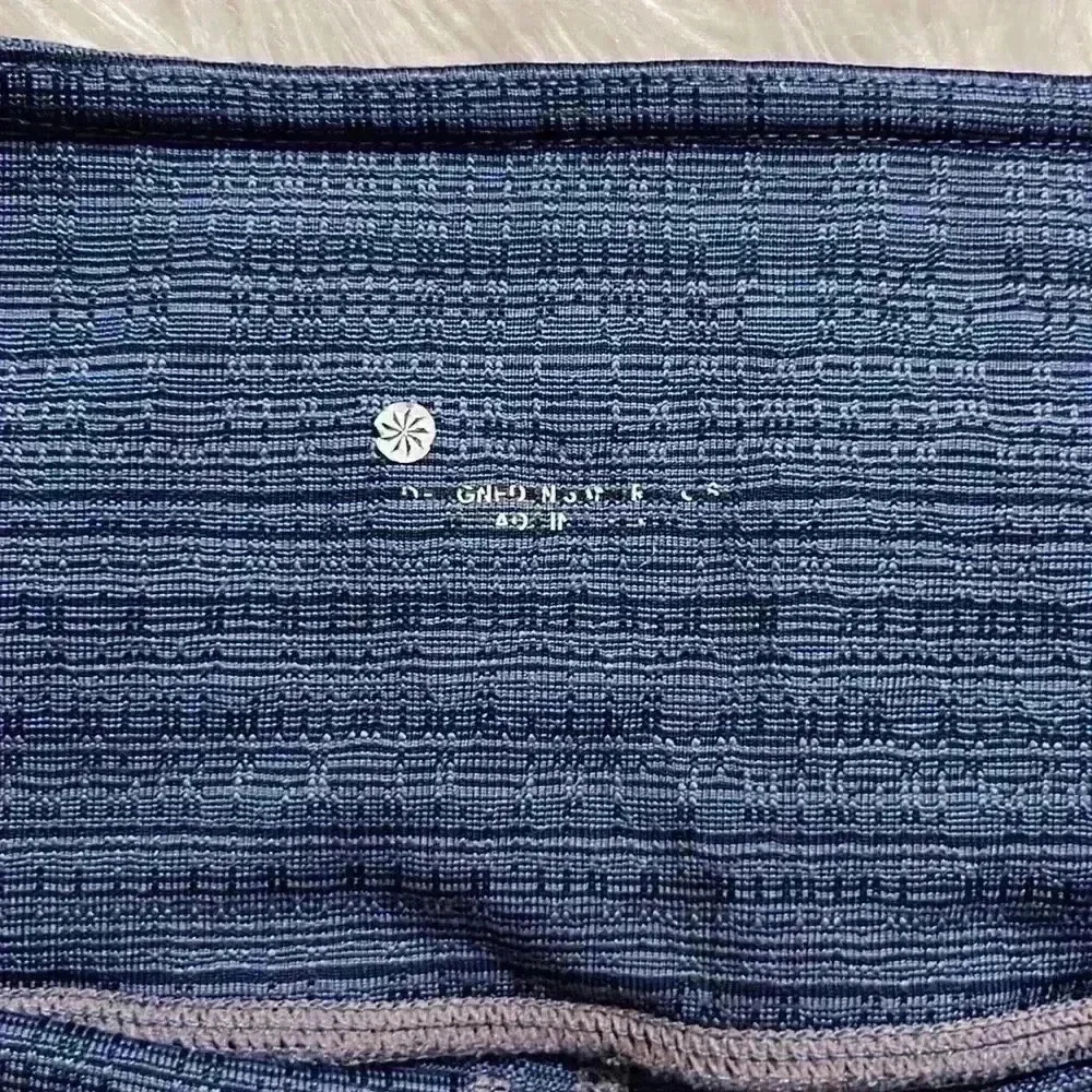 ATHLETA High Rise Capri Legging Blue Jacquard Mesh